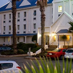 Road Hotel