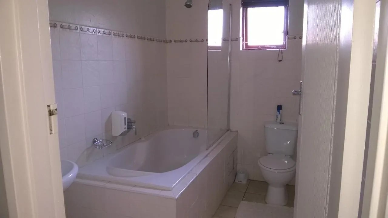 Bluewater Beachfront Guest House Port Elizabeth 4*,  Sydafrika